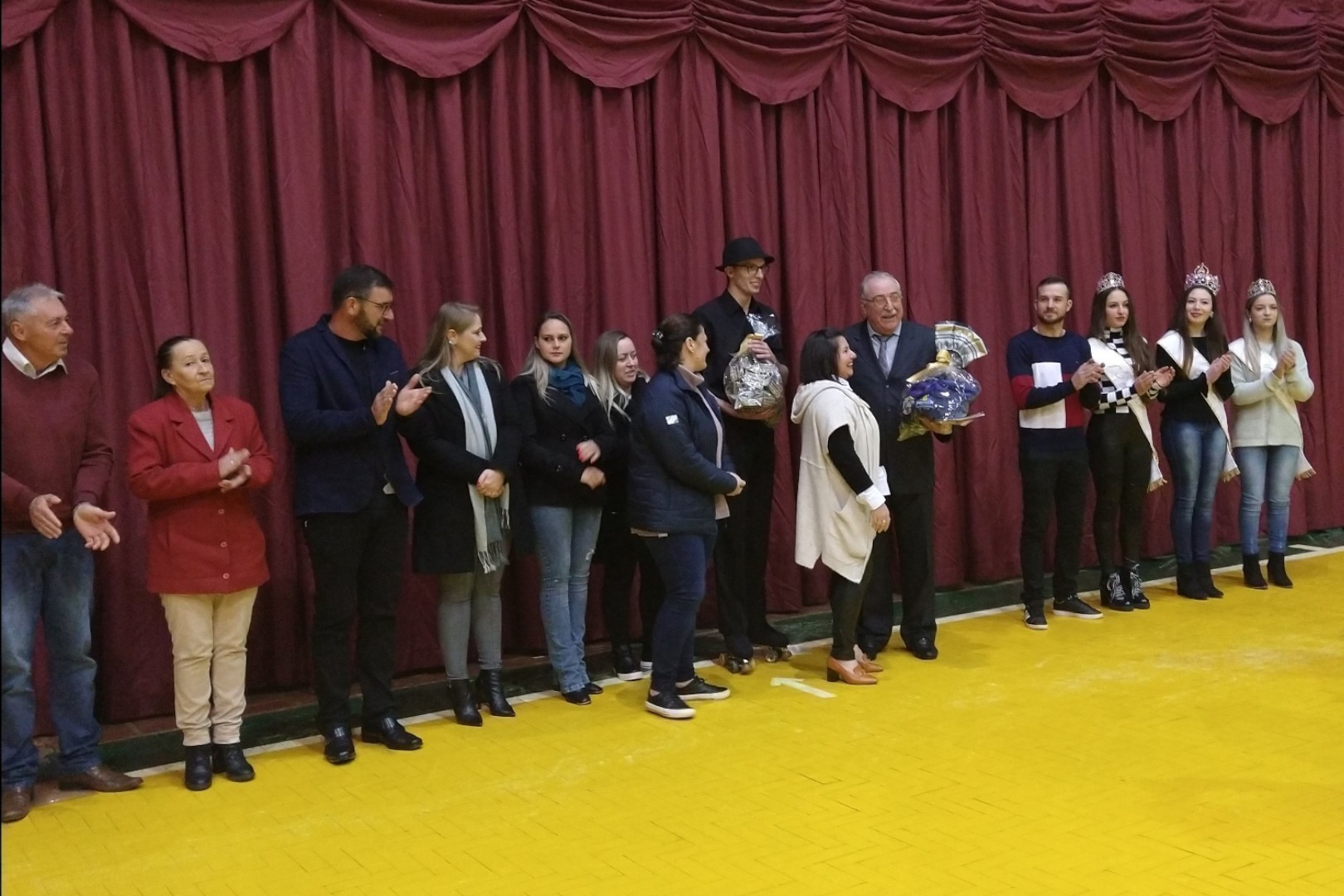 Grupo de patinação foi homenageado pelas lideranças de Cacique Doble